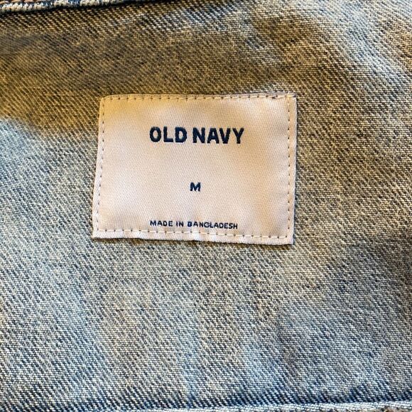 NWT Old Navy Distressed Truckers Jean Jacket Stonewashed Size Medium - Picture 7 of 9
